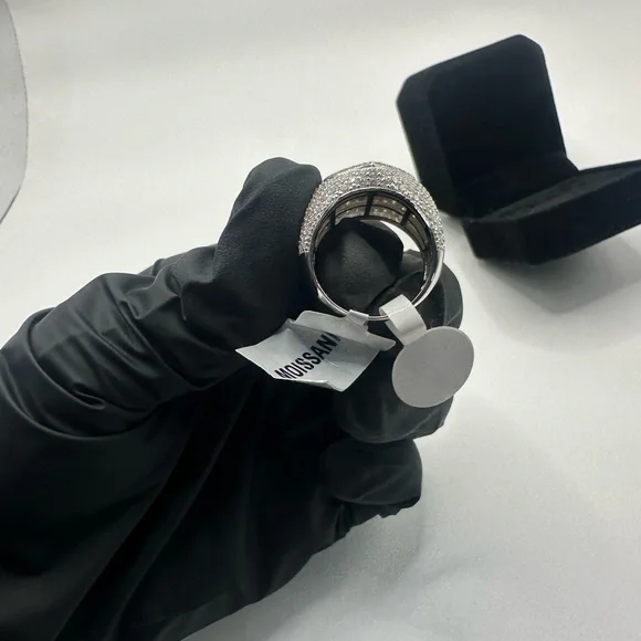 4ct Moissanite Heart Ring - Picture 6 of 16